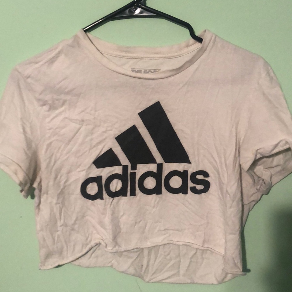 I’m selling a adidas crop top